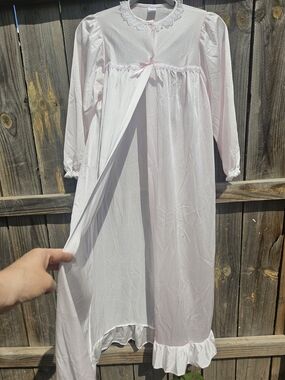 Vintage Robe Lingerie SMALL Pink Feminine Fairy Coquette Girlhood Lace Ruffl